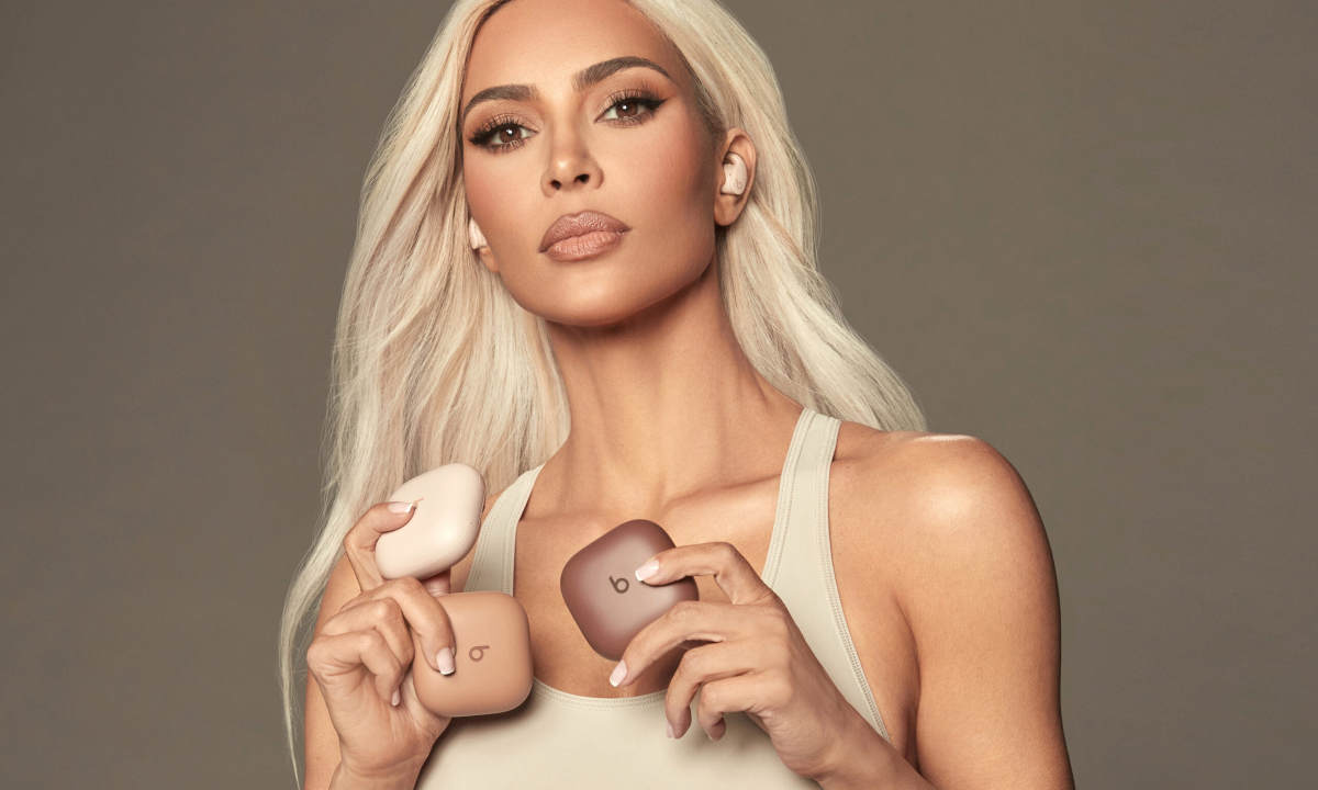 Beats 与 Kim Kardashian 携手 推出全新 Beats Fit Pro