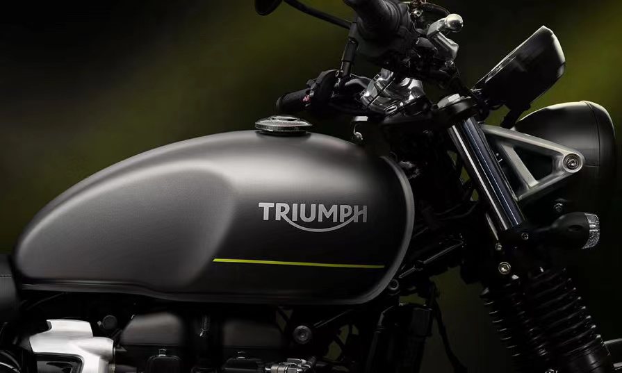 Triumph 正式将 Street Twin 900 更名为 Speed Twin 900