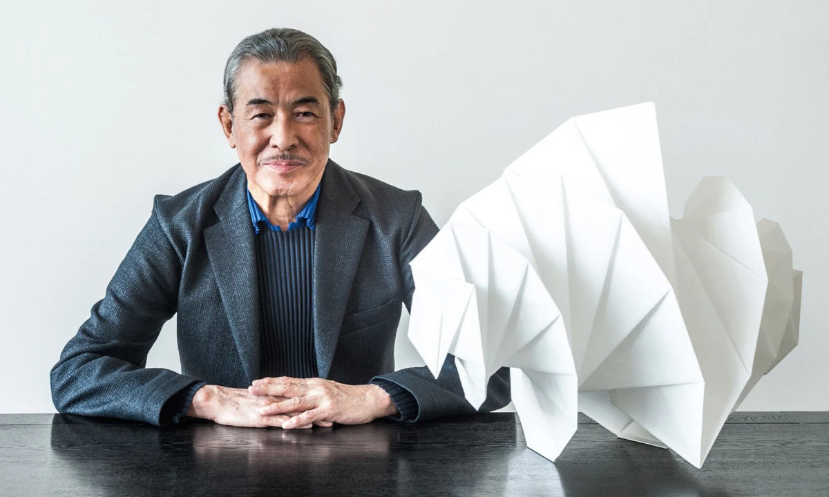 日本时装设计师三宅一生去世