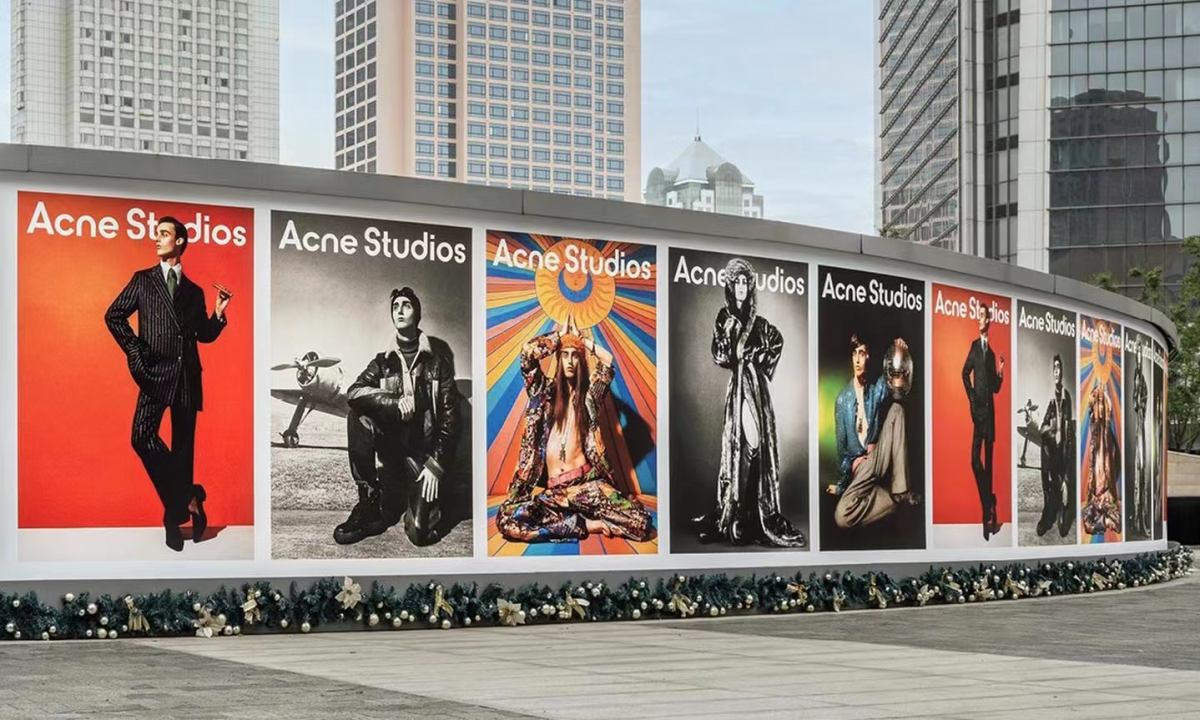 从东京到上海，Acne Studios 男装广告登陆静安寺户外