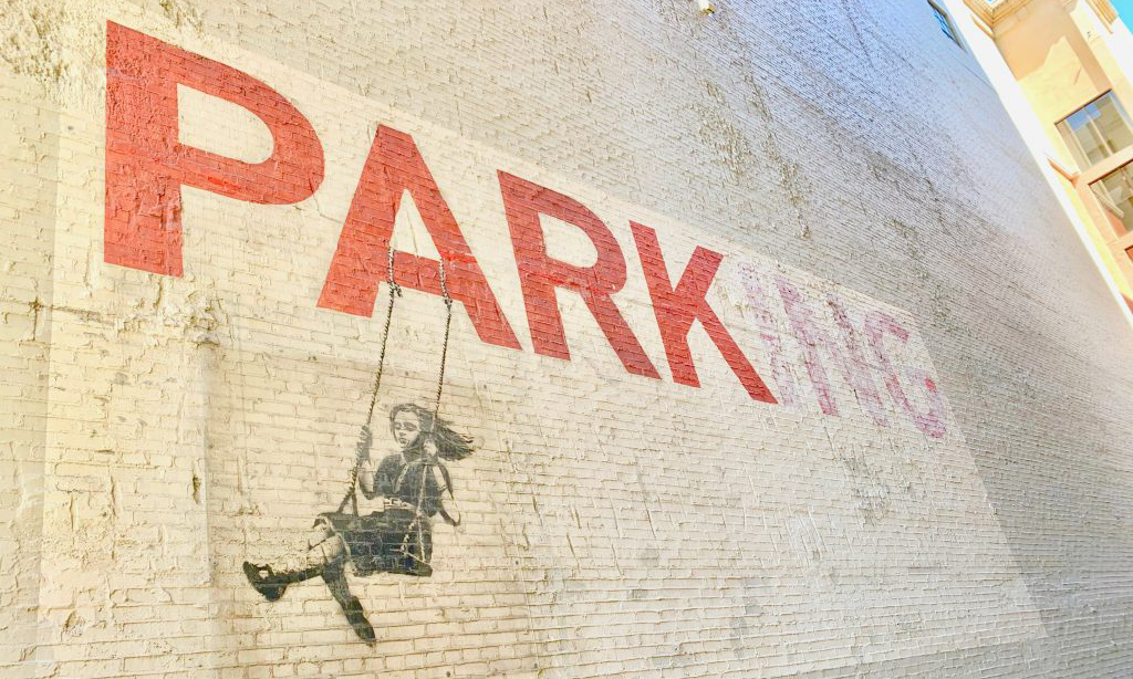 带有 Banksy 画作的建筑售价将高达 3,000 万美元？