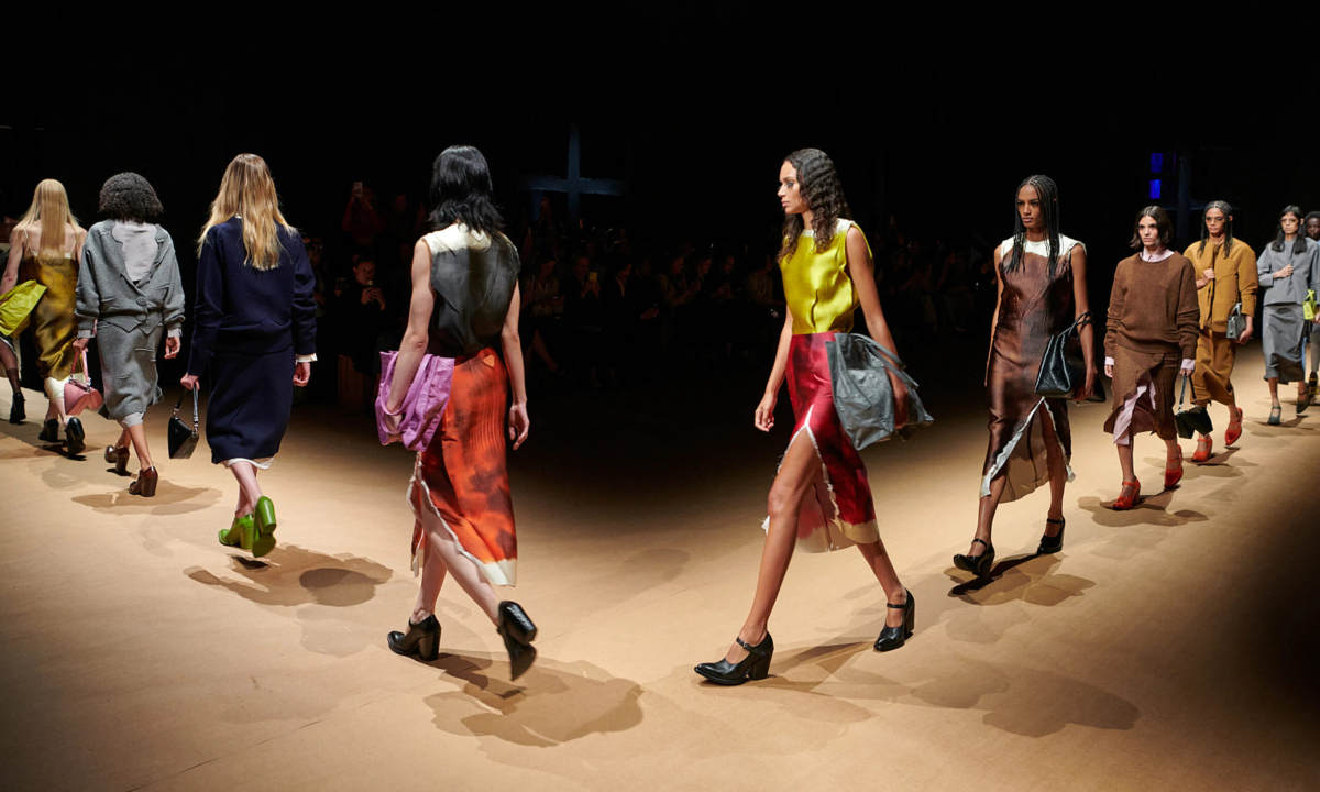 PRADA 释出 2023 春夏成衣系列