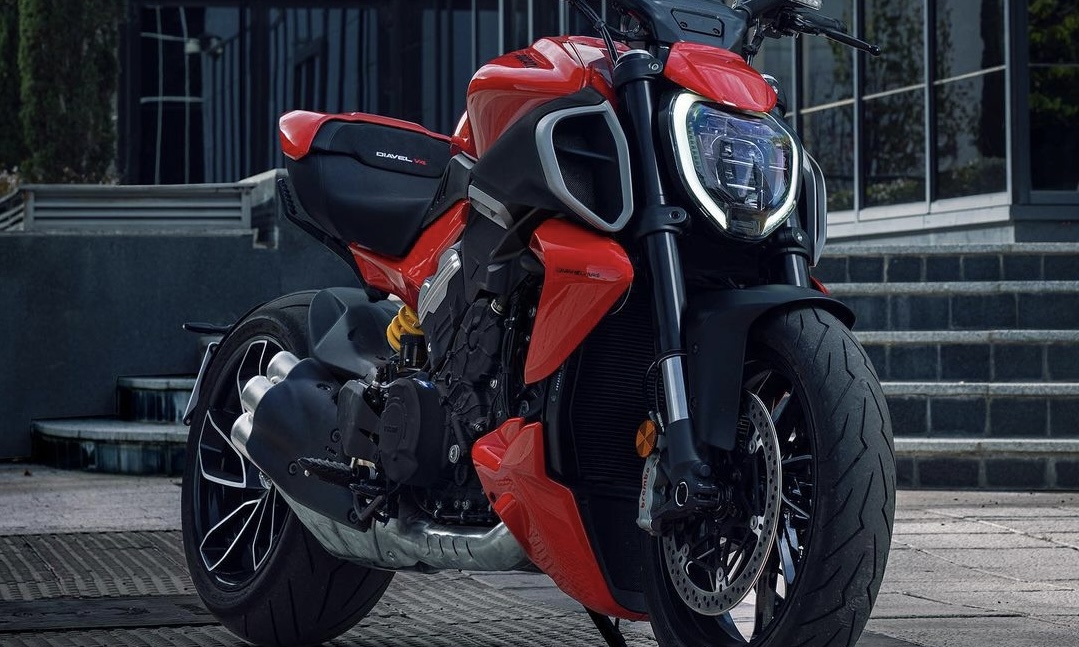 「大魔鬼」卷土重来，全新 Ducati Diavel V4 系列车型登场