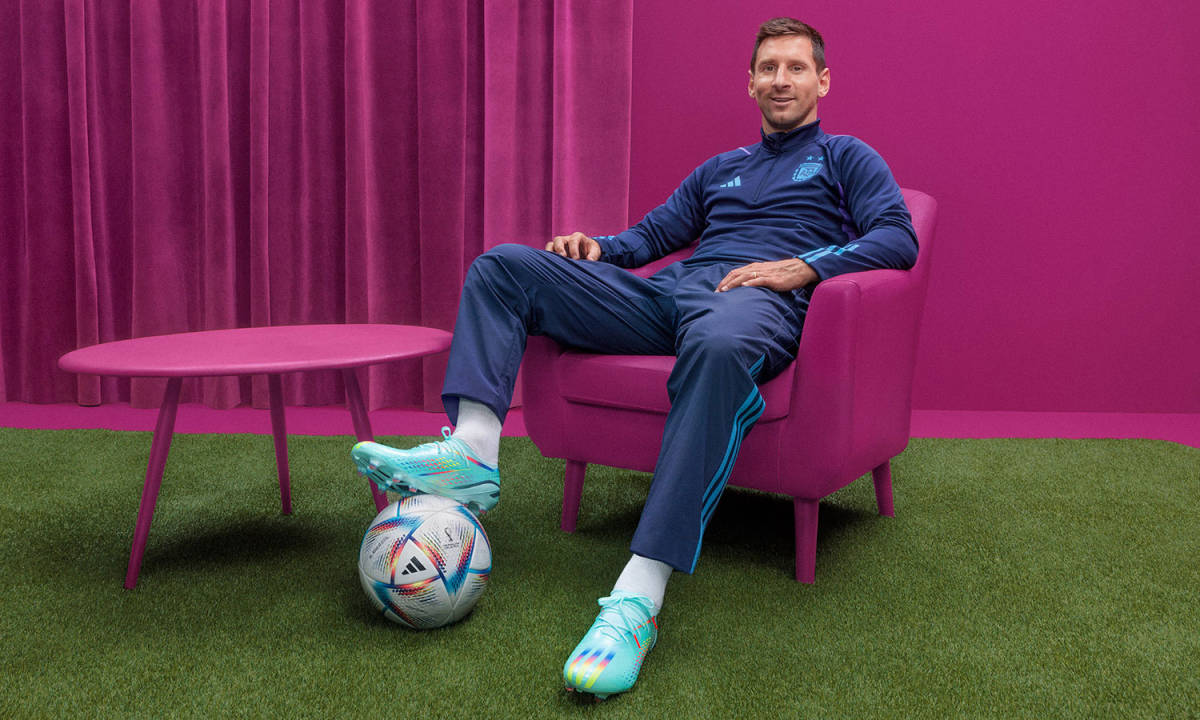 adidas 发布 Al Rihla 世界杯逐梦之旅足球鞋套装
