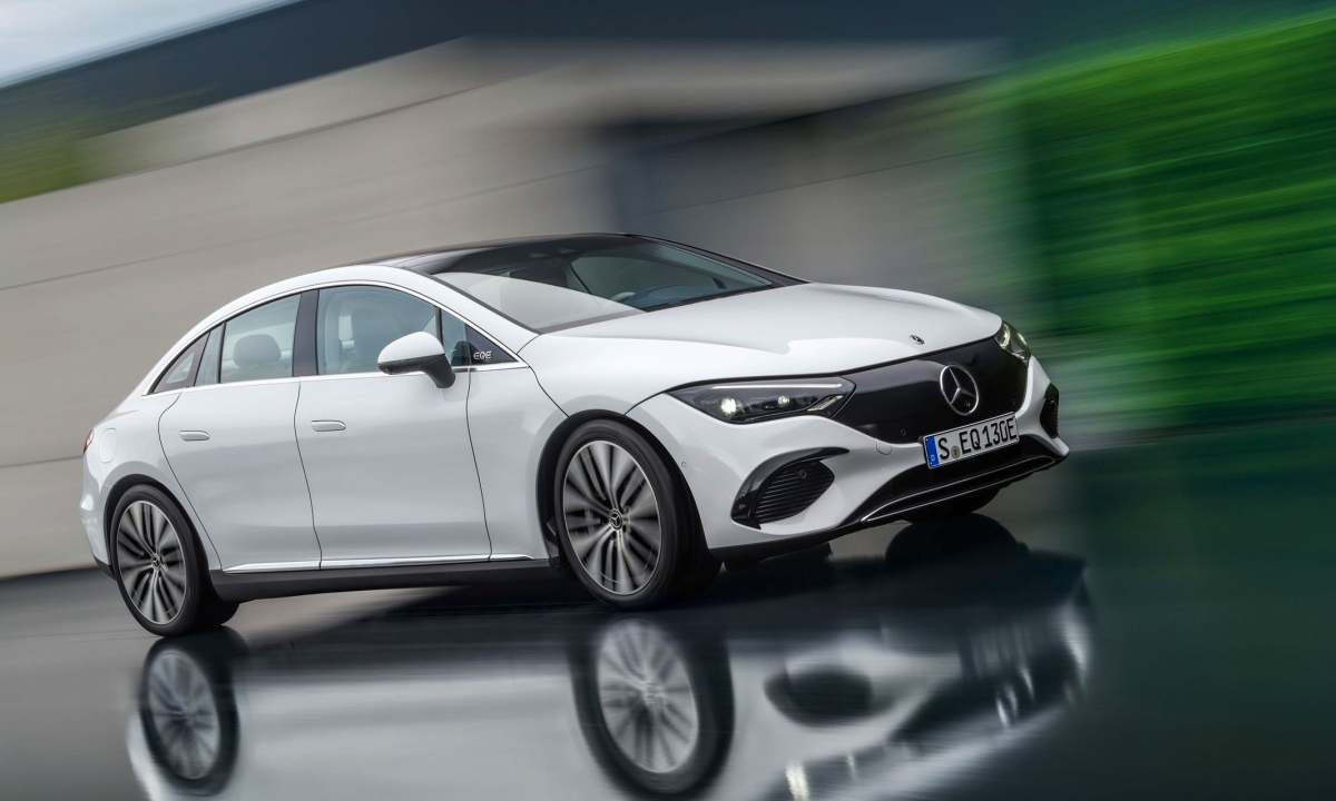 奔驰发布全新 EQE 电动轿车