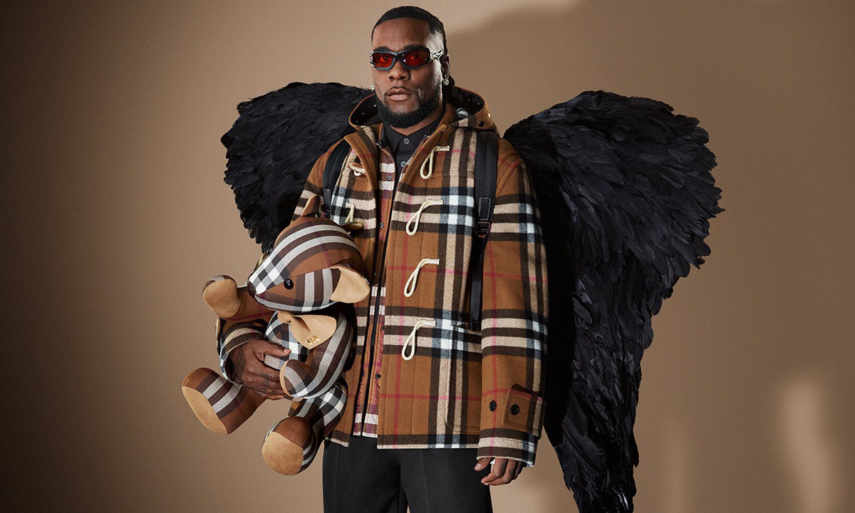 BURBERRY 发布全新节日活动大片「THE NIGHT BEFORE」及配套产品