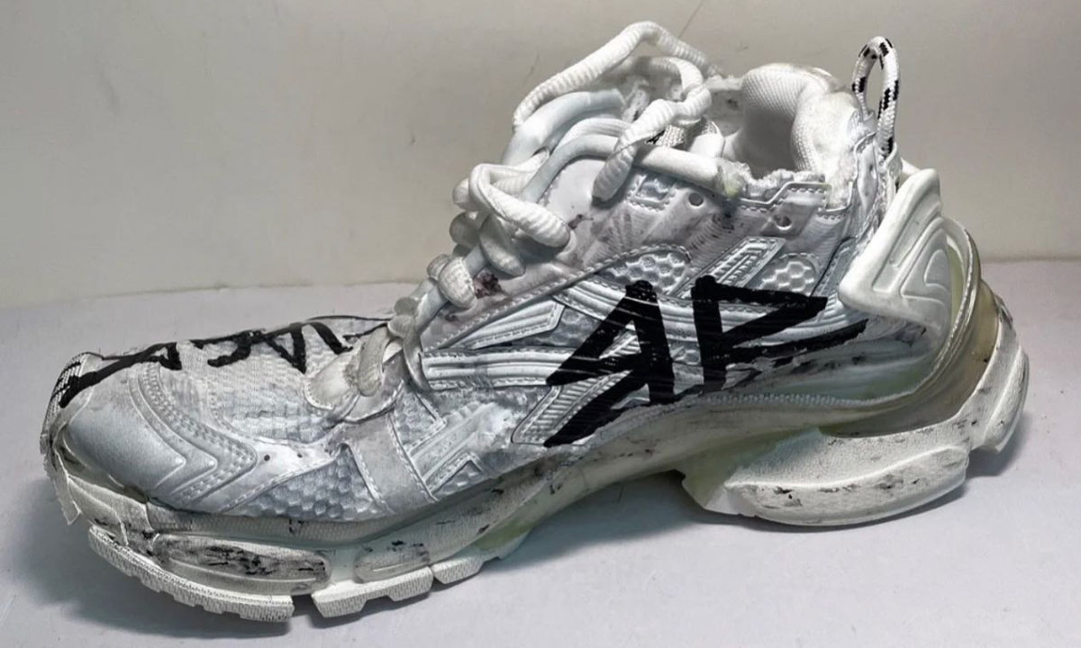 BALENCIAGA Runner 作旧涂鸦款曝光