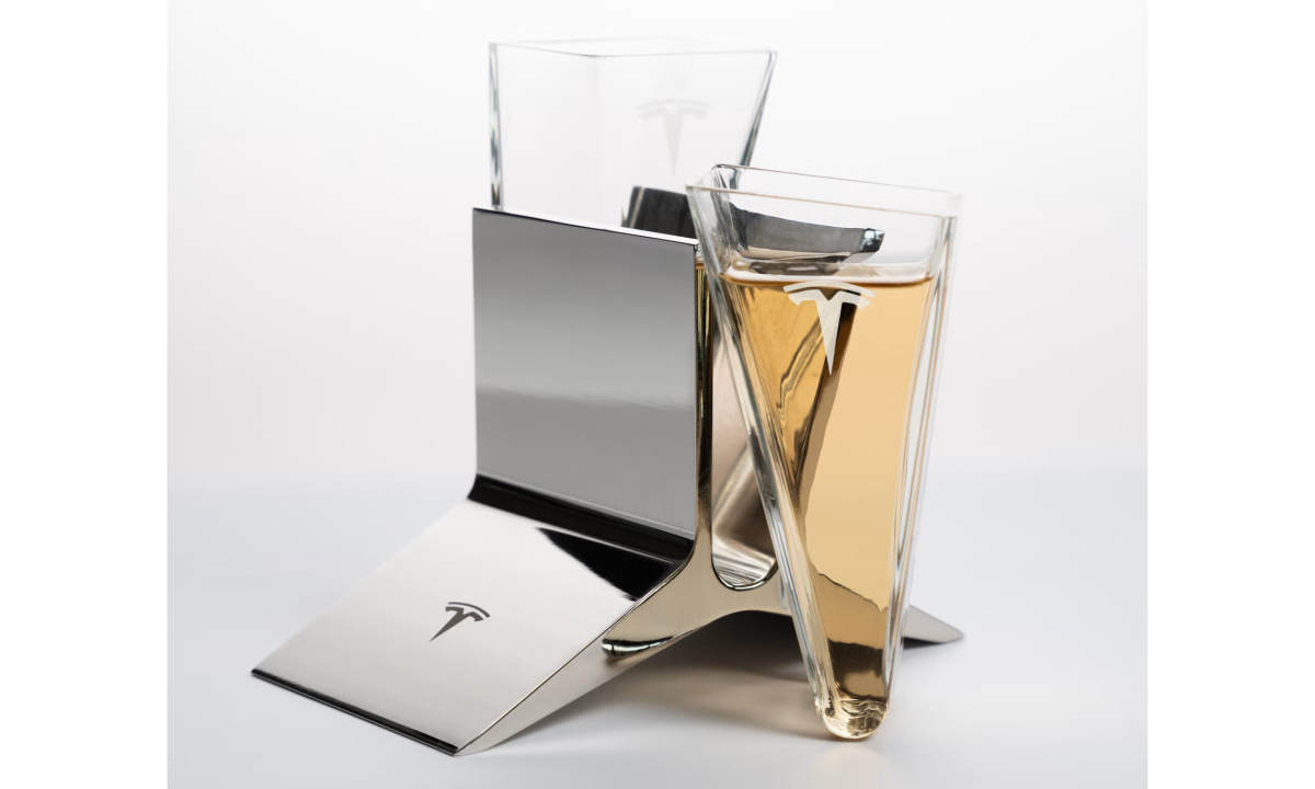 特斯拉推出限量版酒杯「Sipping Glasses」