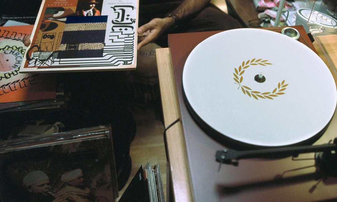 FRED PERRY x Pro-Ject 推出定制唱片机