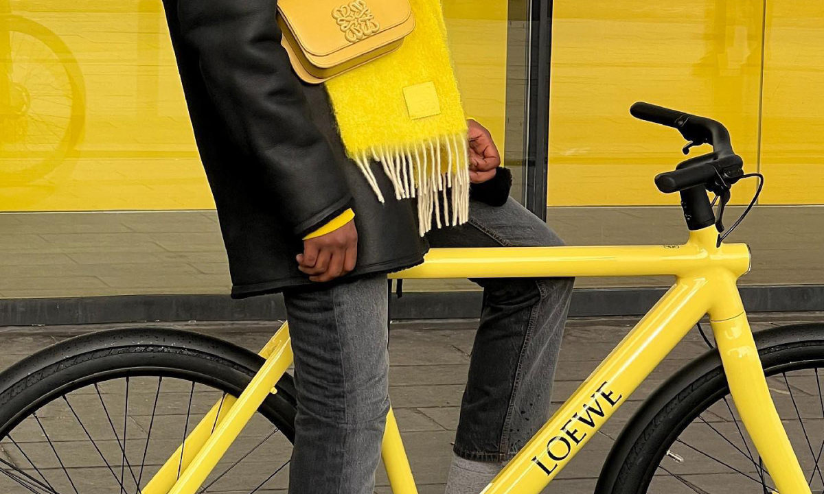 LOEWE x VanMoof 惊喜亮相