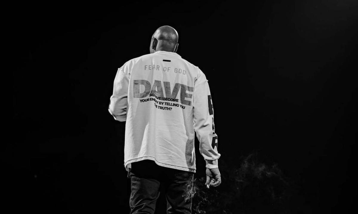 FEAR OF GOD 为 Dave Chappelle 脱口秀提供设计服饰