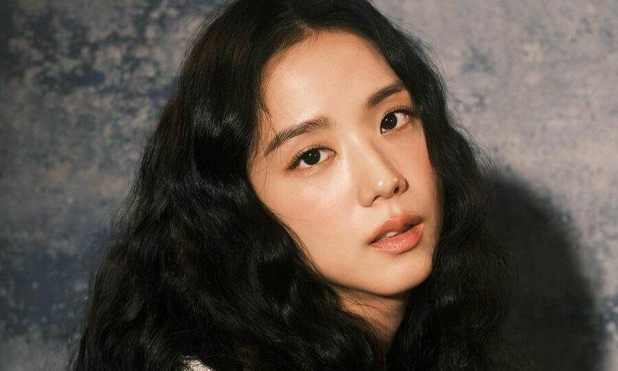 Blackpink Jisoo 将于 2023 年发行个人专辑