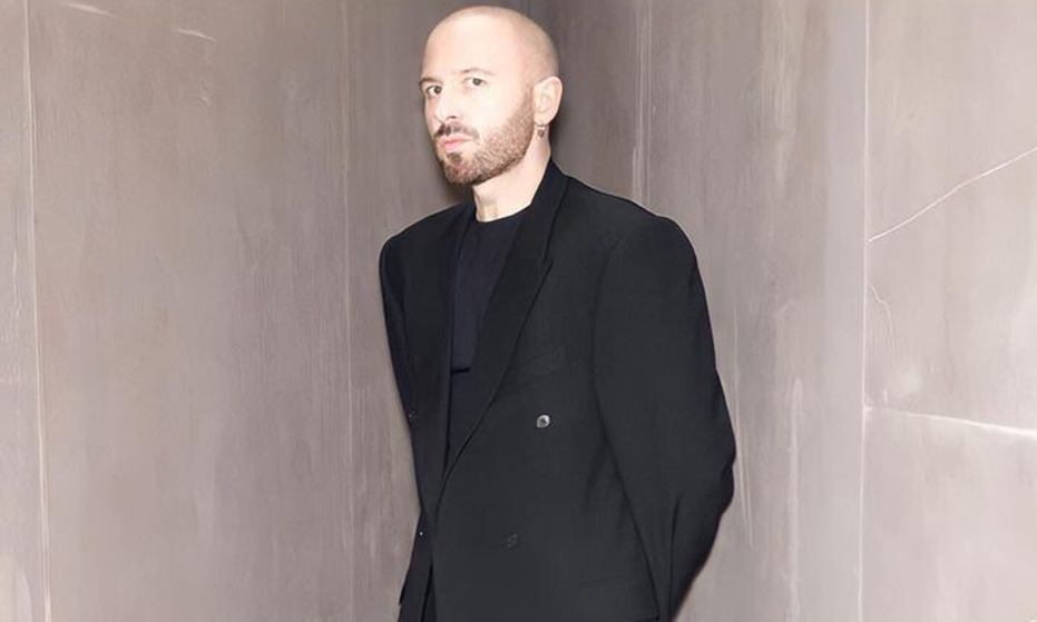 BALENCIAGA 全新产品系列将于三月发布