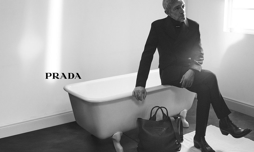 PRADA 释出 2023 春夏系列 Campaign