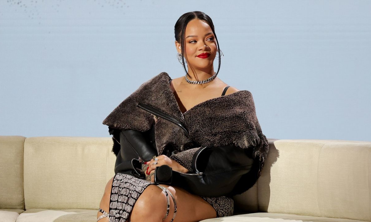 Rihanna 超级碗新闻发布会透露演出细节