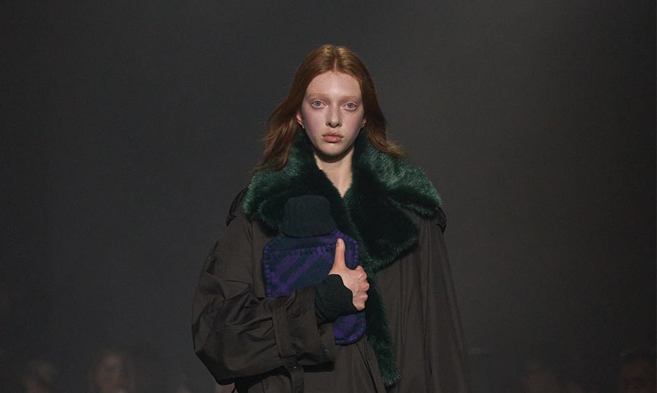 Daniel Lee 首秀，BURBERRY 2023 秋季系列大秀落幕