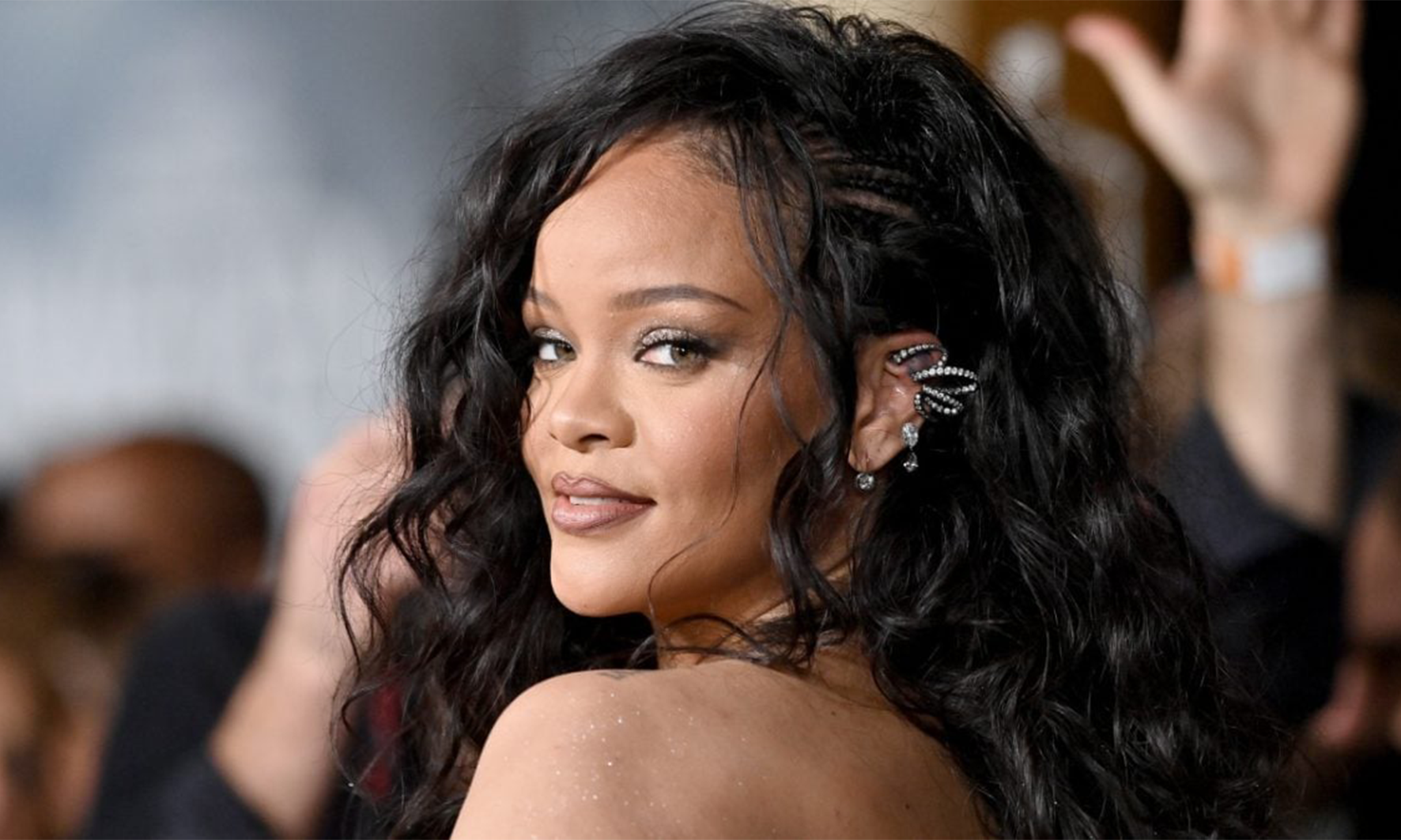 Rihanna 表示今年将会发布新专辑
