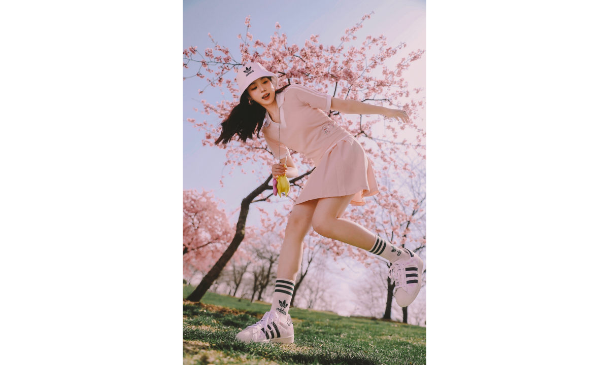 浪漫粉樱，adidas Originals 推出「樱花限定」系列产品