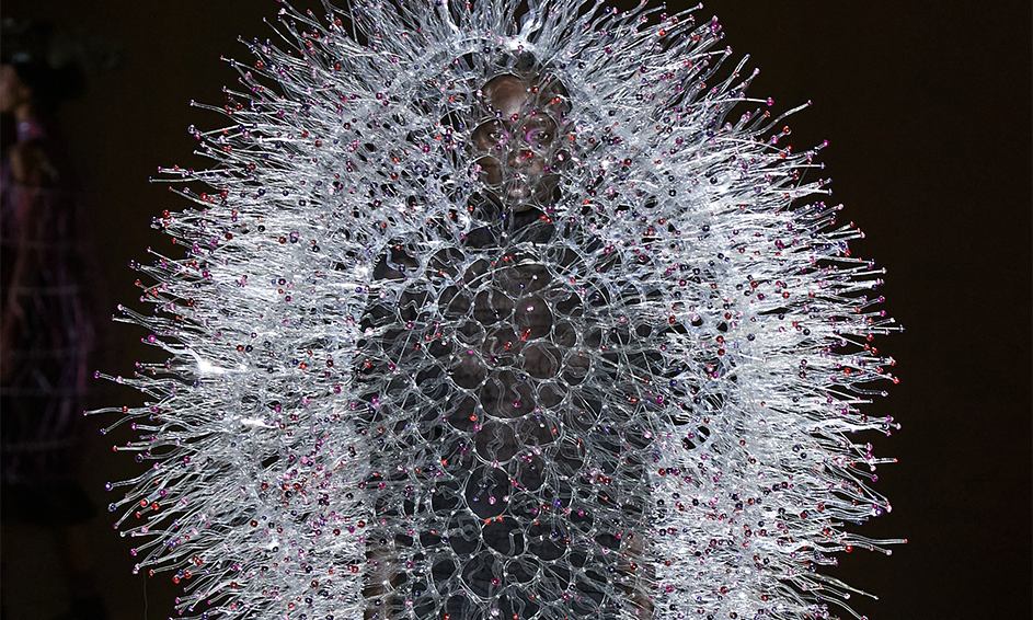 花团锦簇？Noir Kei Ninomiya 2023 秋冬秀场款式一览