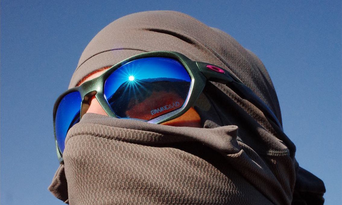 发掘太空宝藏，Oakley Factory Team 新企划复刻经典墨镜