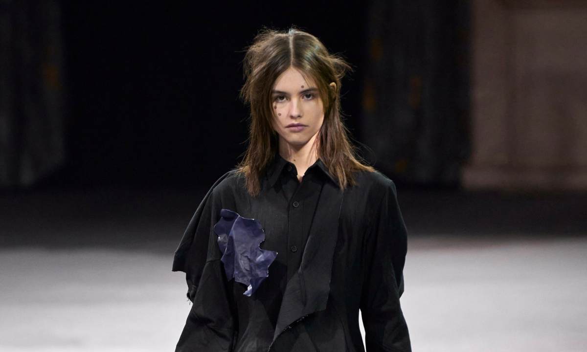 Yohji Yamamoto 2023 秋冬女子成衣系列释出