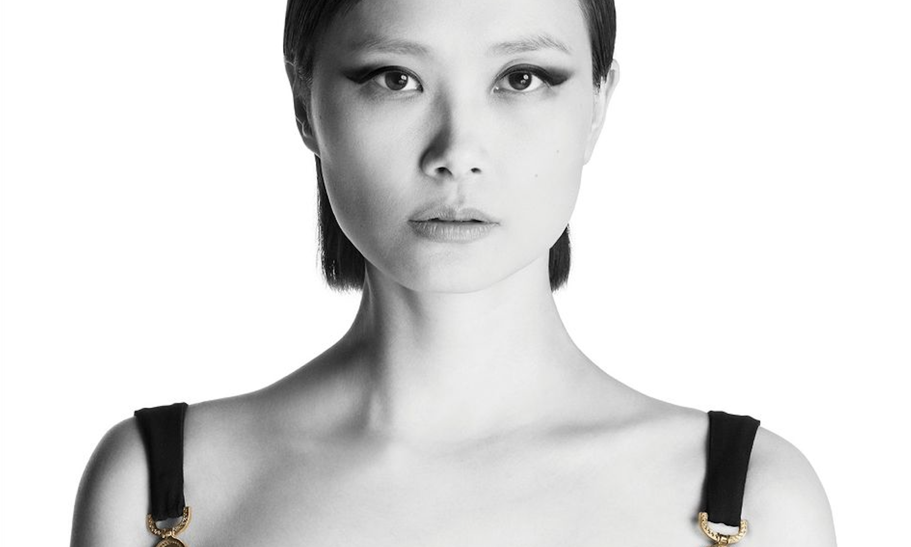 Versace 官宣李宇春、安妮·海瑟薇担任品牌形象大使