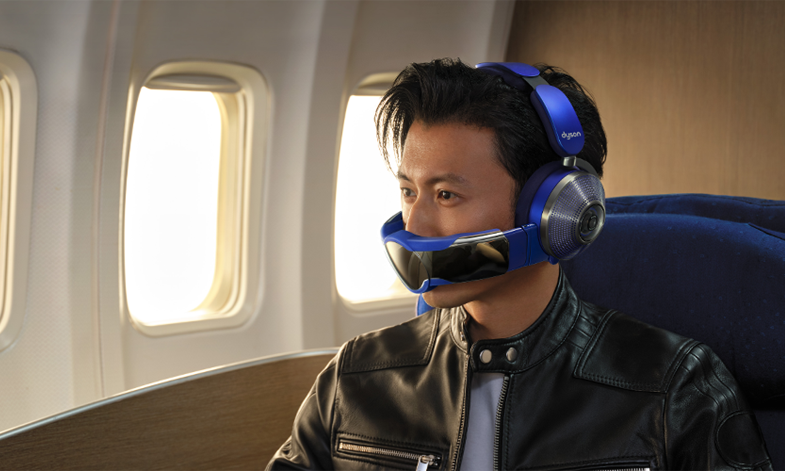 戴森首款可穿戴设备 Dyson Zone™ 空气净化耳机在中国开启全球首发