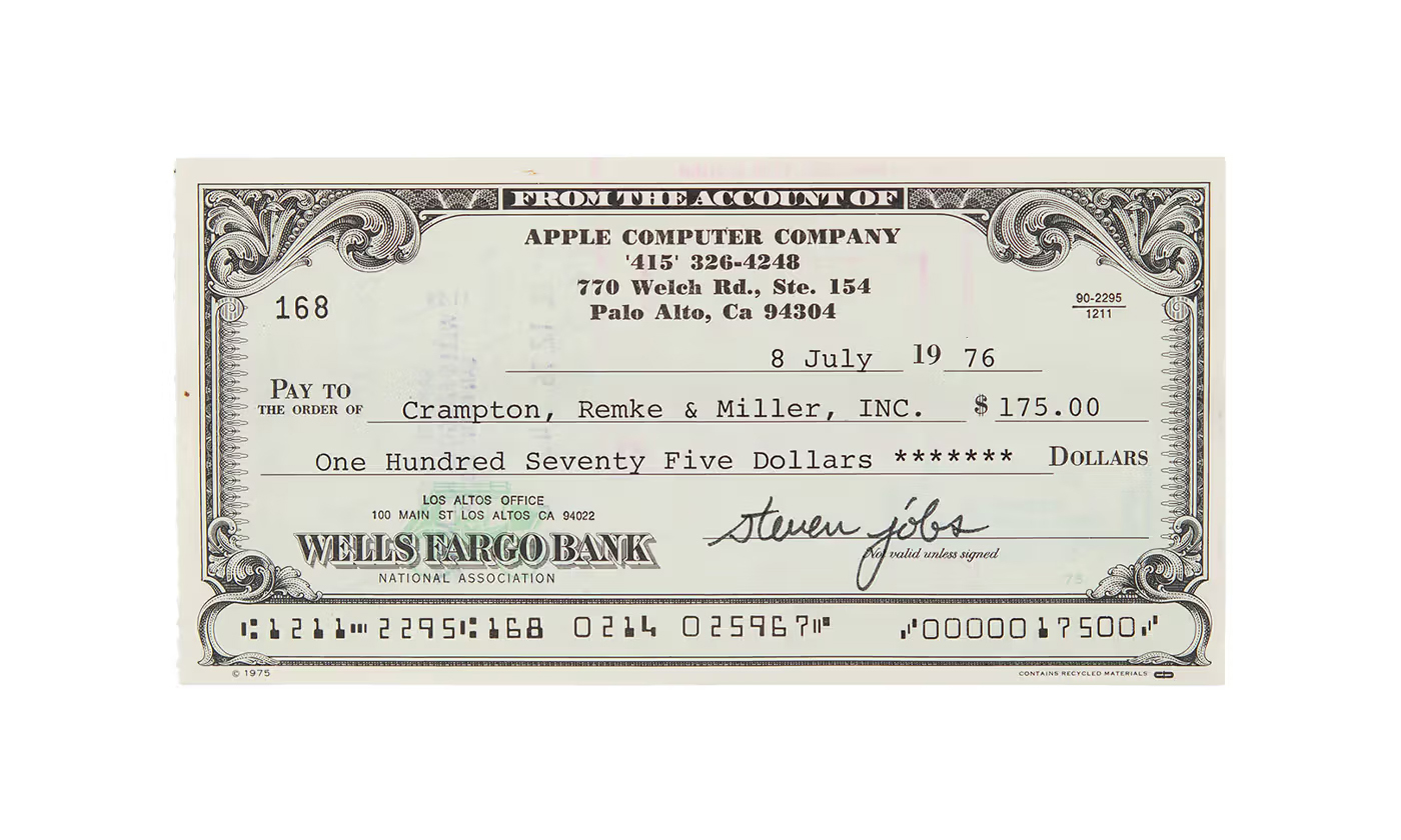 史蒂夫·乔布斯签名的支票拍卖价超过 10 万美元