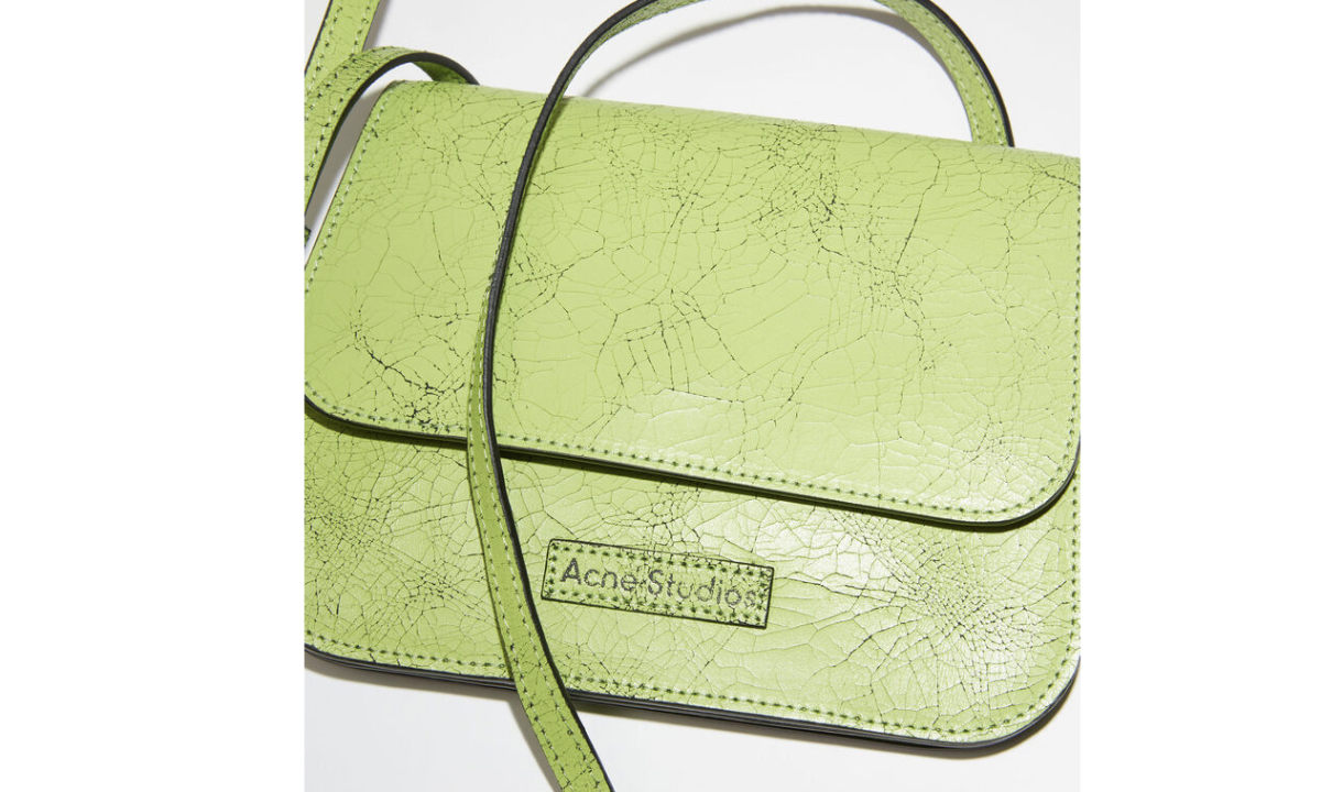 Acne Studios 推出全新 Platt Crackle 包袋