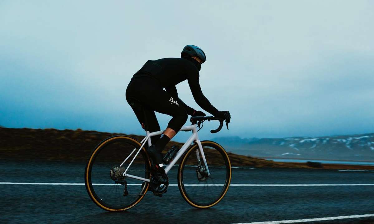 专业骑行品牌 Rapha 是如何完成破圈的？