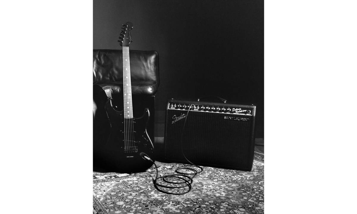 Fender 和 Saint Laurent 推出联名系列产品