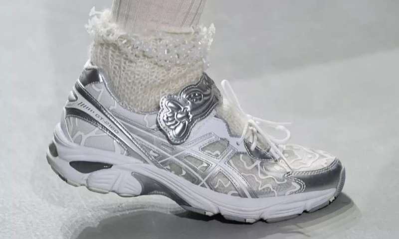 Cecilie Bahnsen x ASICS GT-2160 合作鞋款即将发售