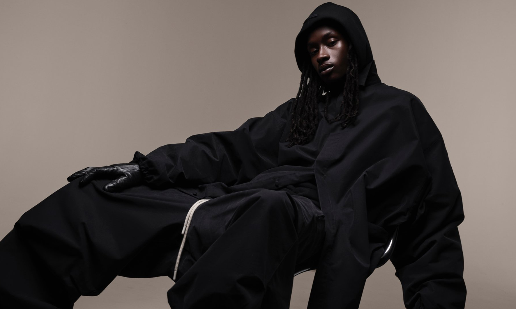 Fear of God ESSENTIALS 发布全新「The Black Collection」