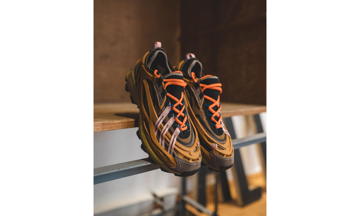 抢先预览 adidas Originals x Bad Bunny Cave Runner