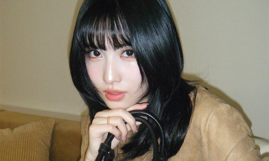 TWICE 成员 MOMO 成为 Miu Miu 全新代言人