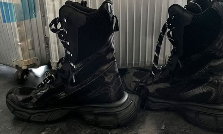 BALENCIAGA 5XL 首次亮相