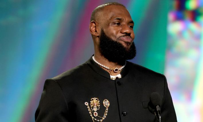 詹姆斯亲口确认,将继续征战下赛季 NBA 比赛