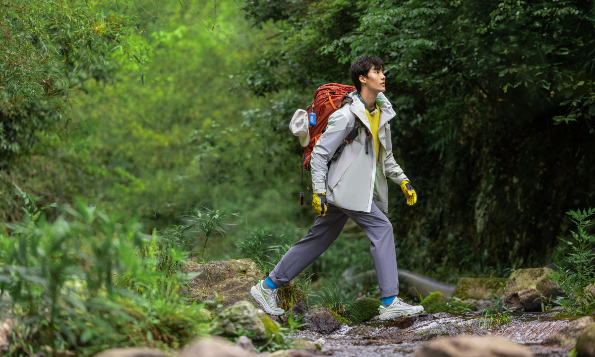 HOKA ONE ONE 推出「会呼吸的」户外夹克系列