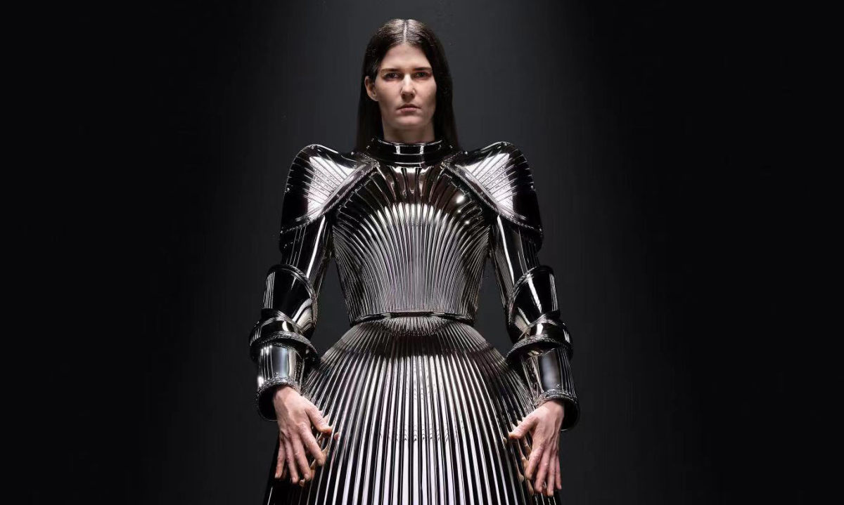 BALENCIAGA 2023 秋季高定系列登场