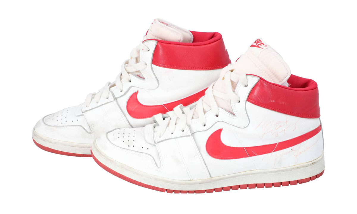 乔丹亲穿 Nike Air Ship 再度上架拍卖