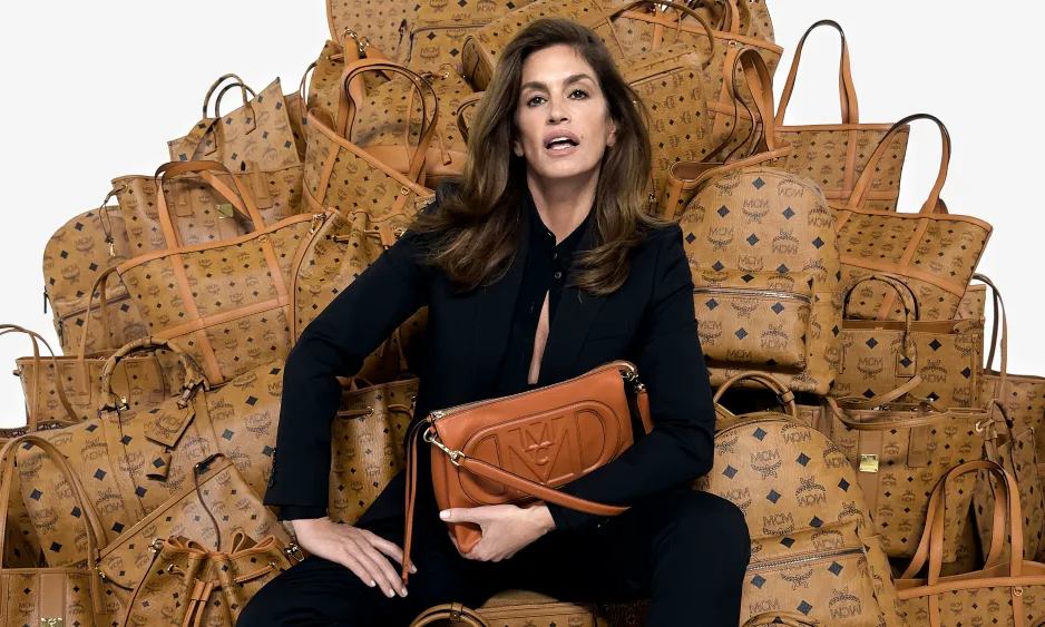 MCM 品牌视觉全面焕新，Cindy Crawford 演绎经典延续
