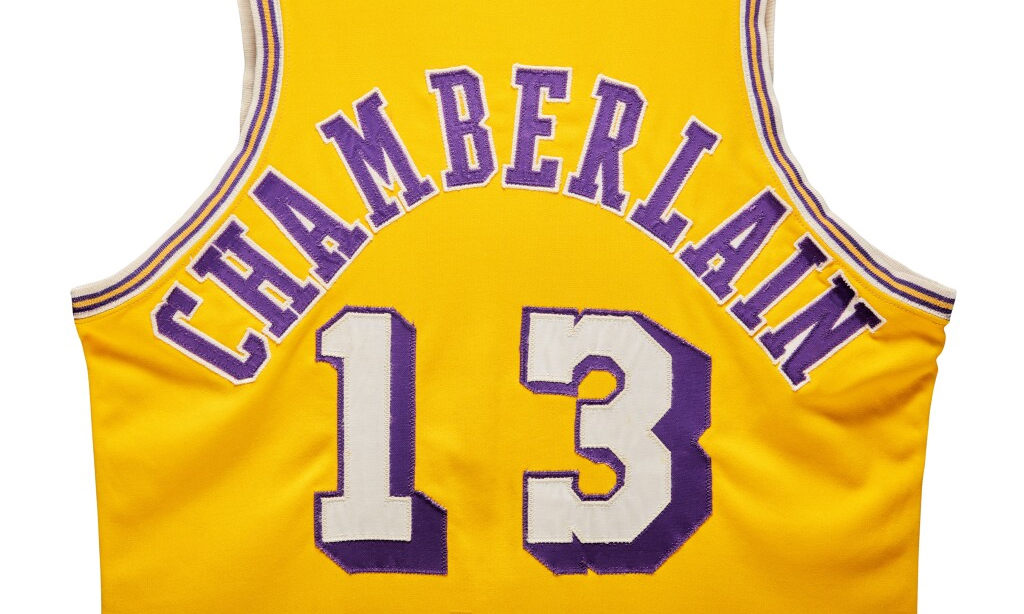 苏富比即将拍卖 Wilt Chamberlain 亲穿湖人球衣