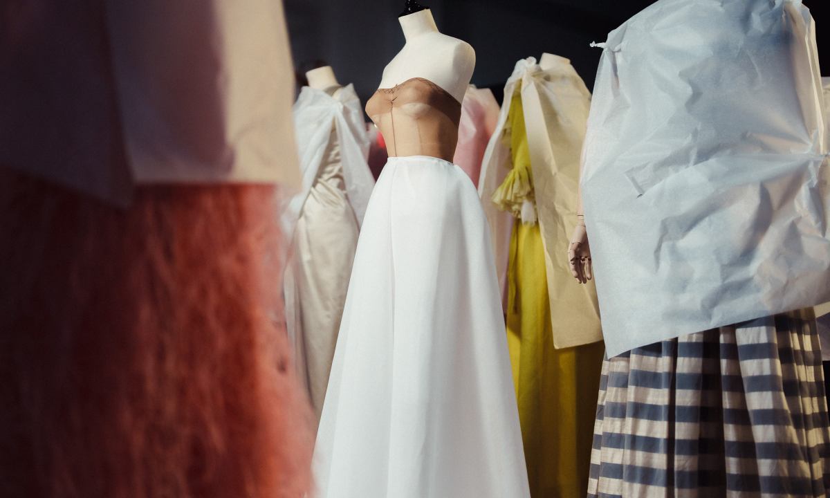 BALENCIAGA 呈现 THE WOMAN BEHIND THE DRESS 特别展览