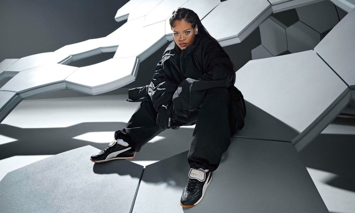 Rihanna 回归 PUMA，为何如此笃定「翻盖」鞋？