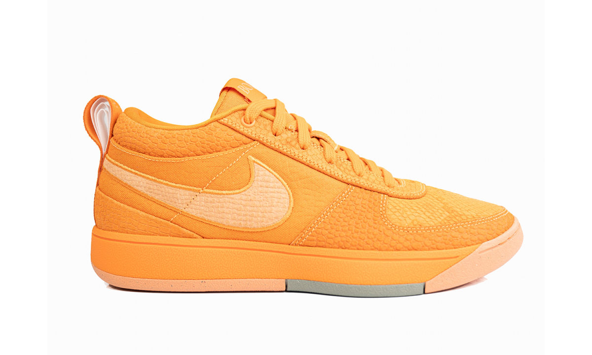 Nike 正式发布德文·布克首款签名鞋 Book 1