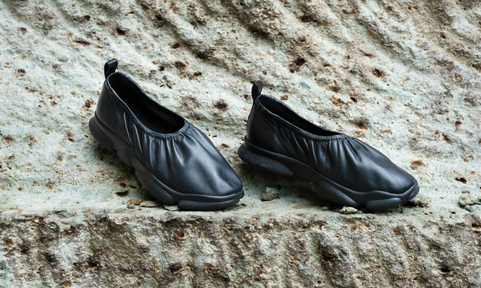 CAMPER 推出首款以生物材料制成的懒人鞋