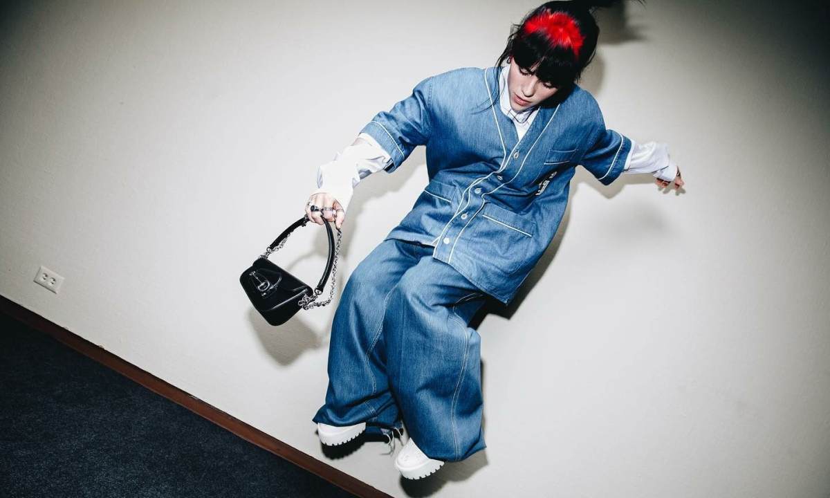 携手 Billie Eilish，GUCCI 推出全新「Horsebit 1955」包袋