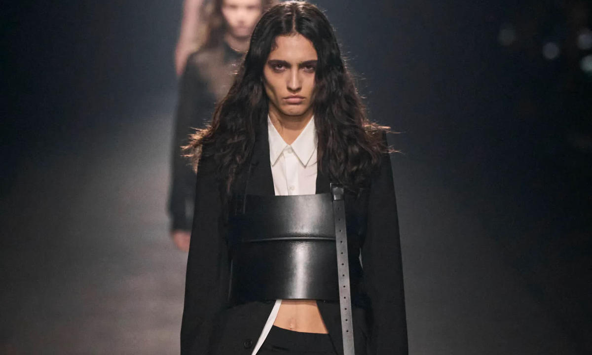 朋克与诗意，Ann Demeulemeester 2024 春夏成衣发布