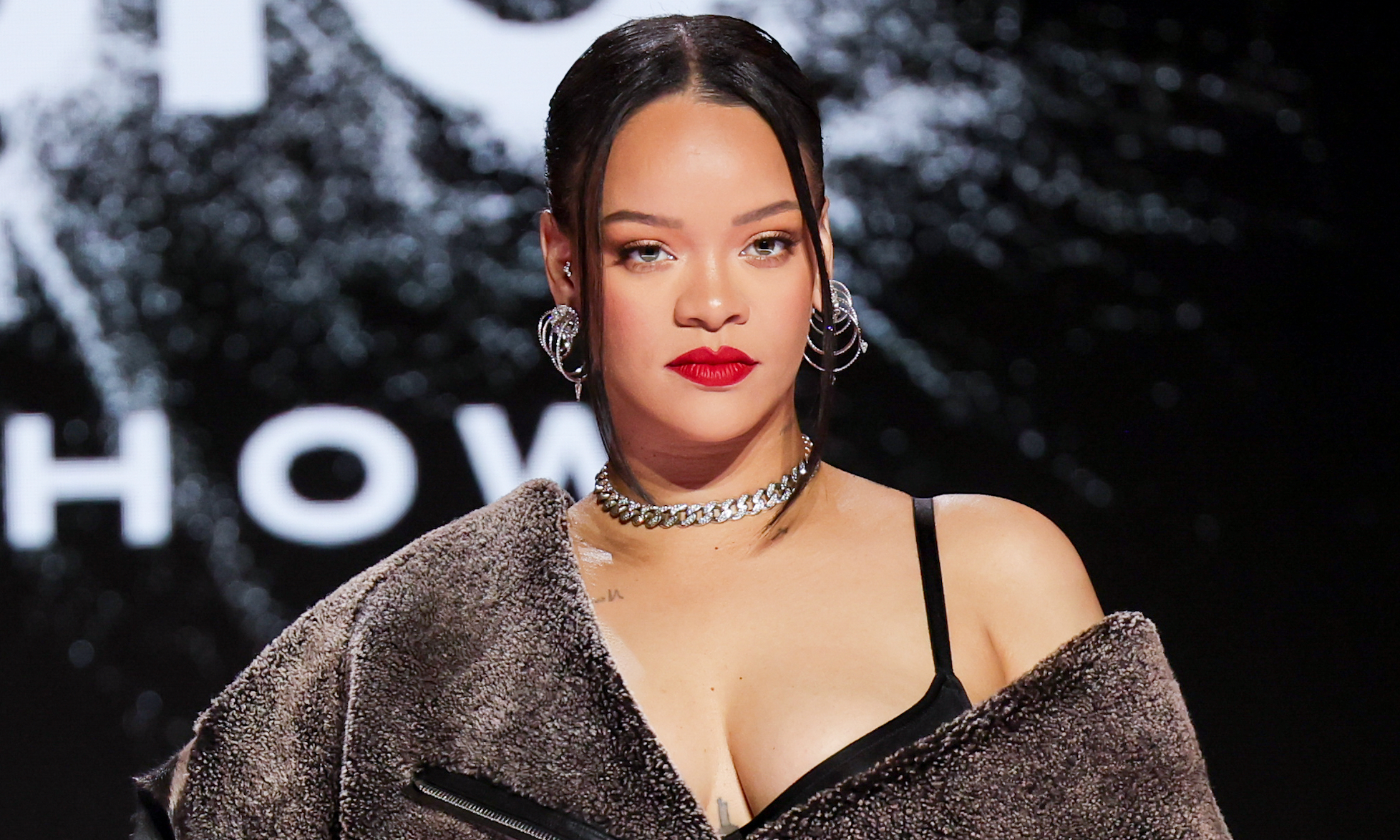 Rihanna 正计划携新专辑盛大回归