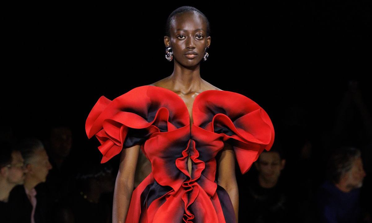 Alexander McQueen 2024 春夏成衣系列登场